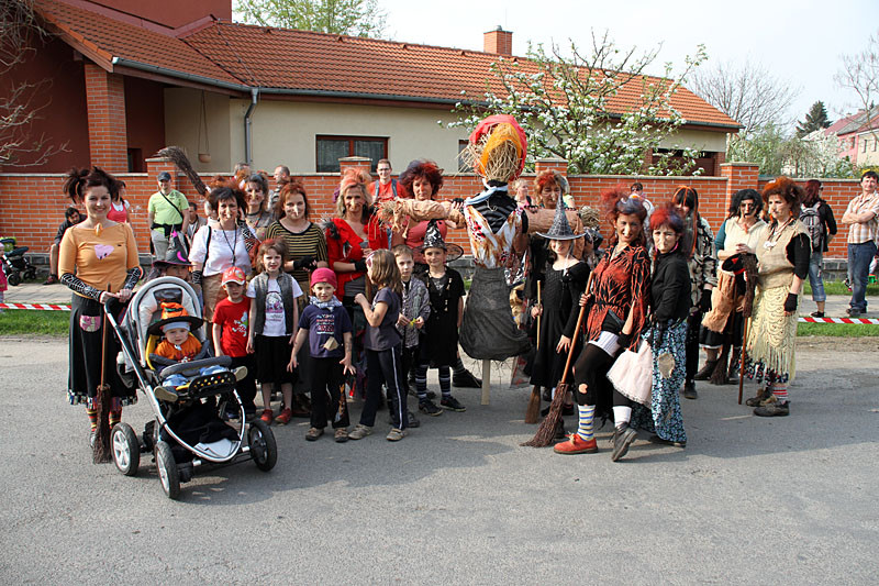 2013-palenicarodejnicastavbamajky