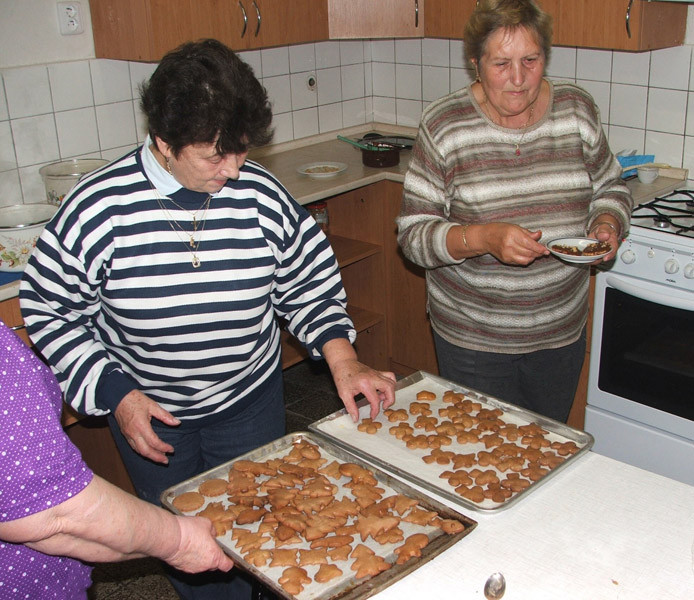 2006-peceni-perniku