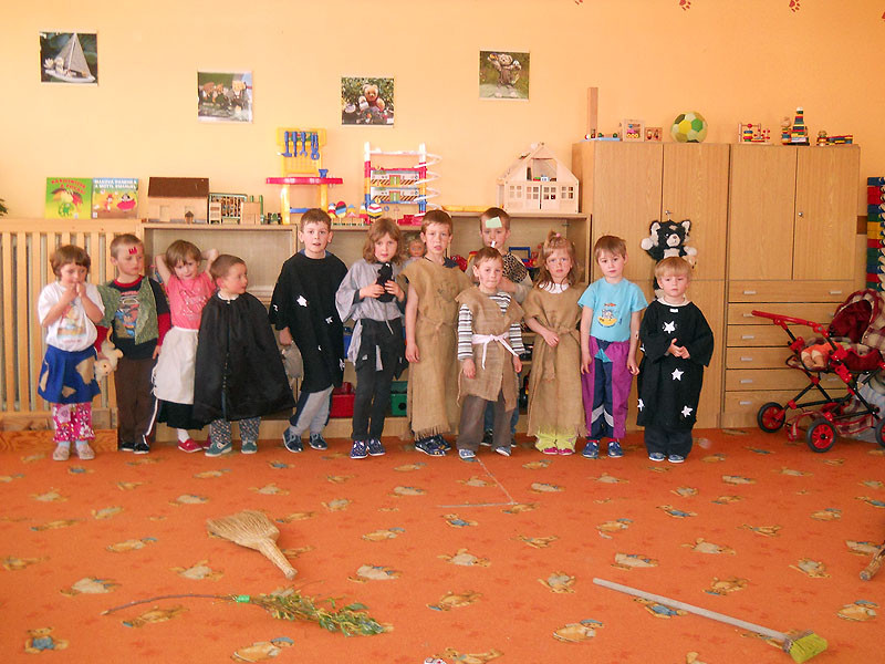 2010-carodejniceveskolce